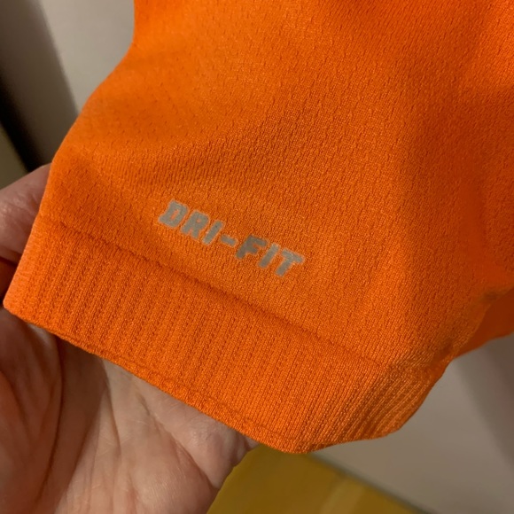 3/25$ Nike long sport top - Picture 3 of 4